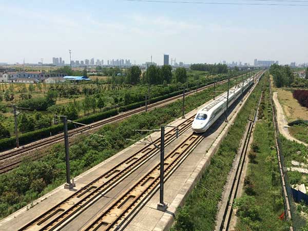 高鐵鐵路植草護坡工程圖片
